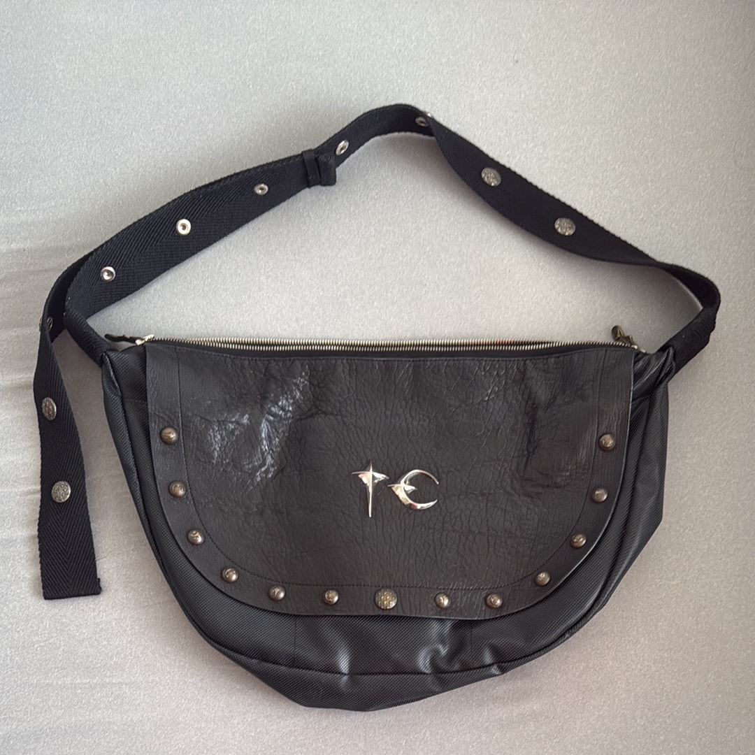 THUG CLUB Dragon Messenger Bag "BLACK"