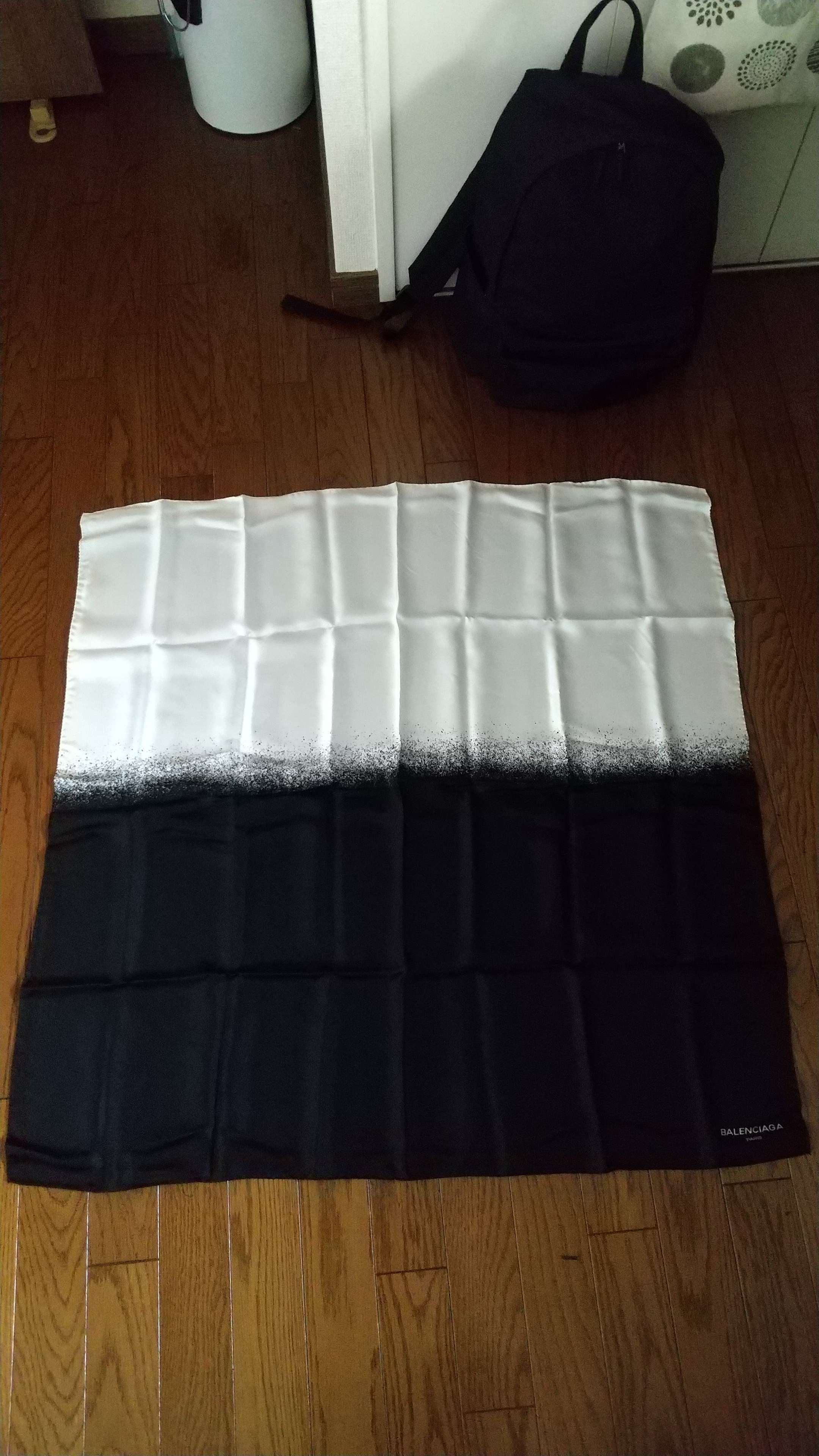 新品未使用 バレンシアガ スカーフ マフラー