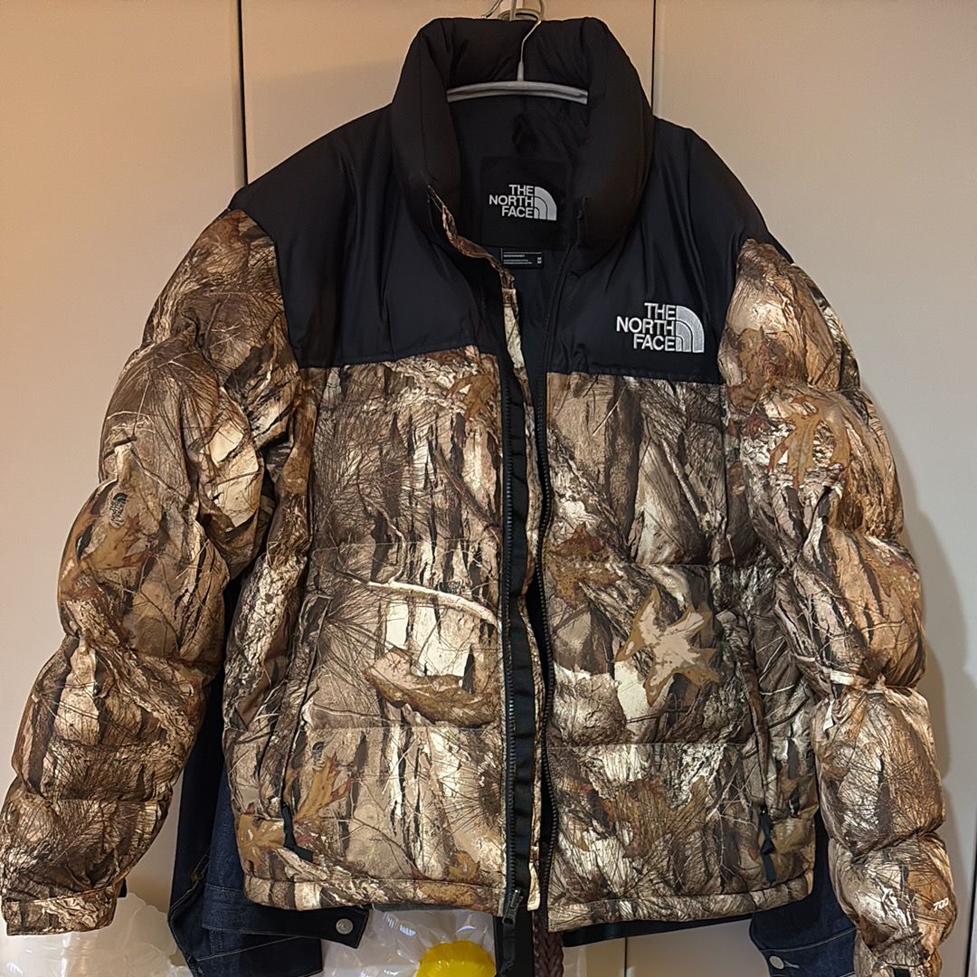 The North Face 1996 RETRO NUPTSE PACKABLE JACKET 海外版 "Leaves"