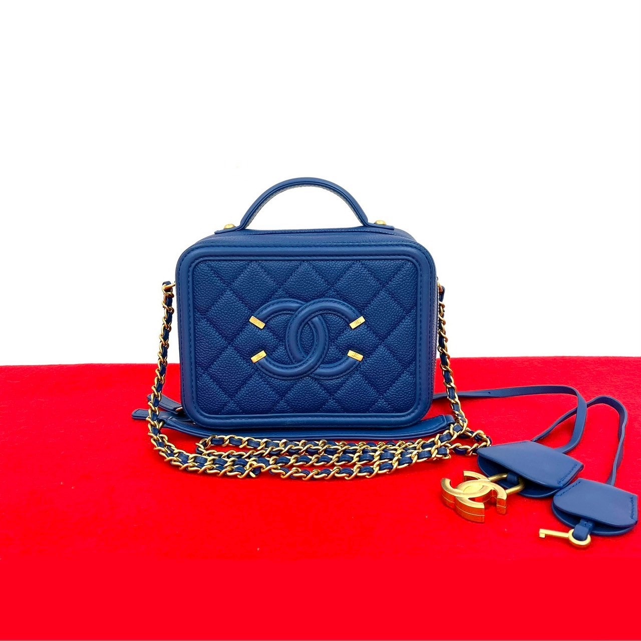 CHANEL シャネル CCフィリグリー ココマーク キャビアスキン ショルダーバッグ ブルー
 28100
