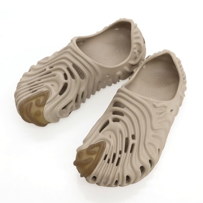 【中古】クロックス crocs × Salehe Bembury サンダル ベージュ【サイズ6】【メンズ】