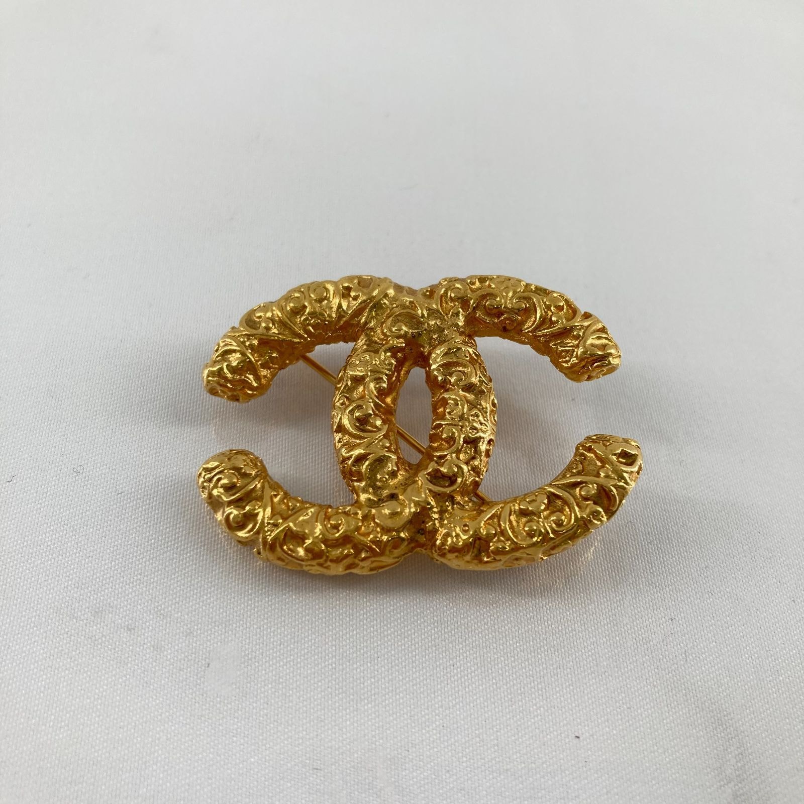 CHANEL(シャネル) ココマーク 溶岩 GP 93A ブローチ ゴールド