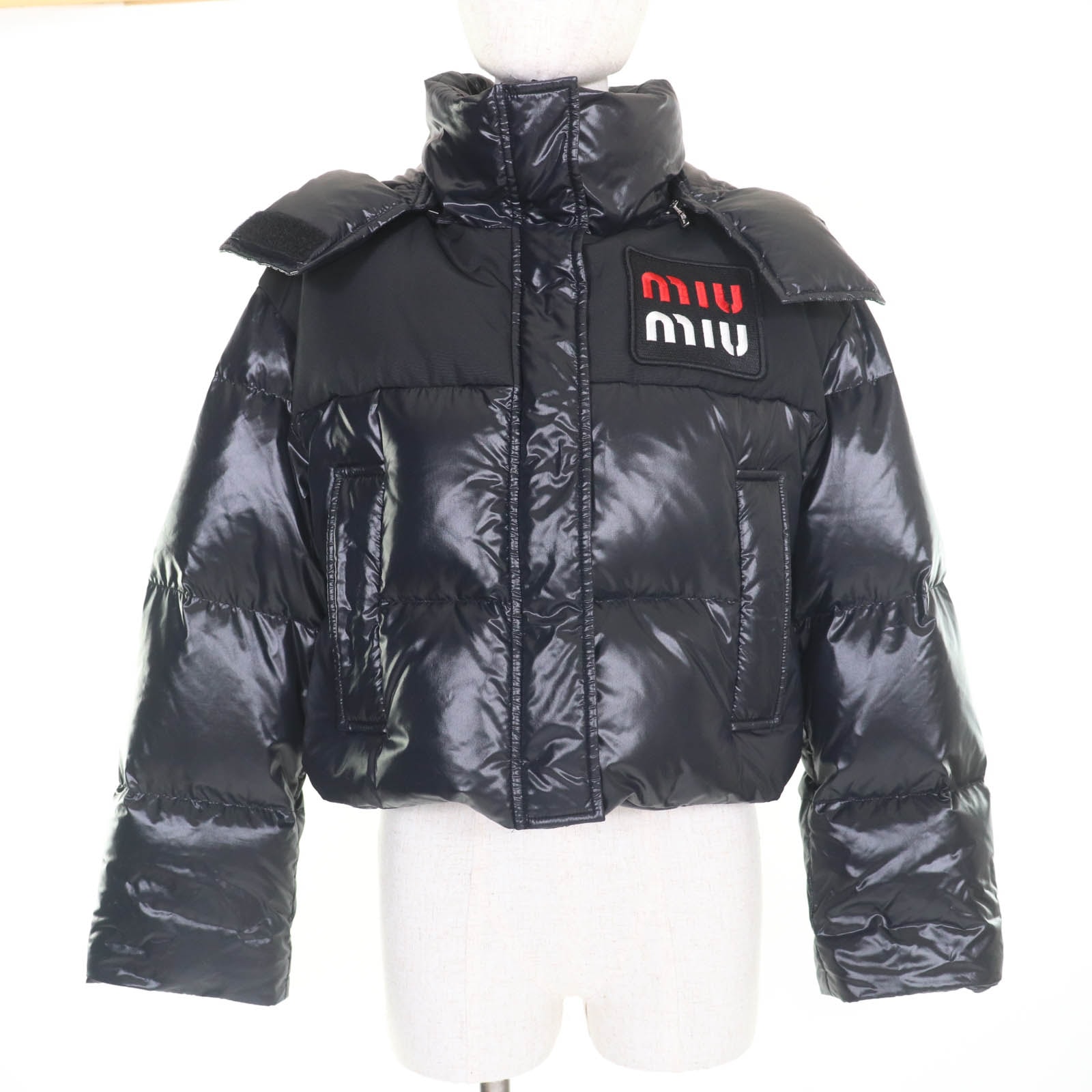 極美品 ミュウミュウ
 ダウンジャケット ブラック レディース 38 ML495