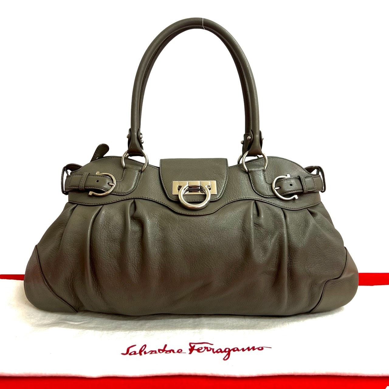 Salvatore Ferragamo サルヴァトーレフェラガモ ガンチーニ 金具 レザー ハンドバッグ グレー
 45171