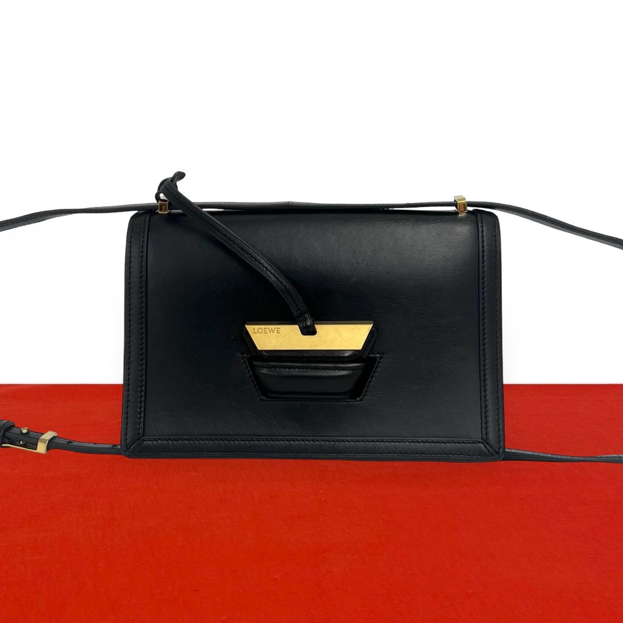 LOEWE ロエベ バルセロナ ロゴ 金具 レザー ショルダーバッグ ブラック
c35-9