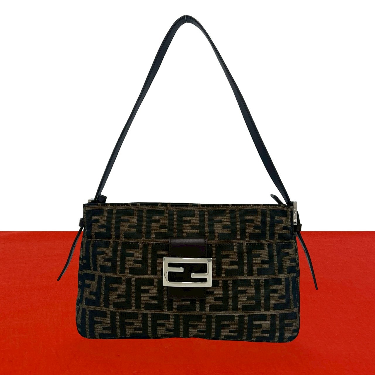 FENDI フェンディ ズッカ FF 柄 キャンバス レザー ショルダーバッグ ブラウン
 28706