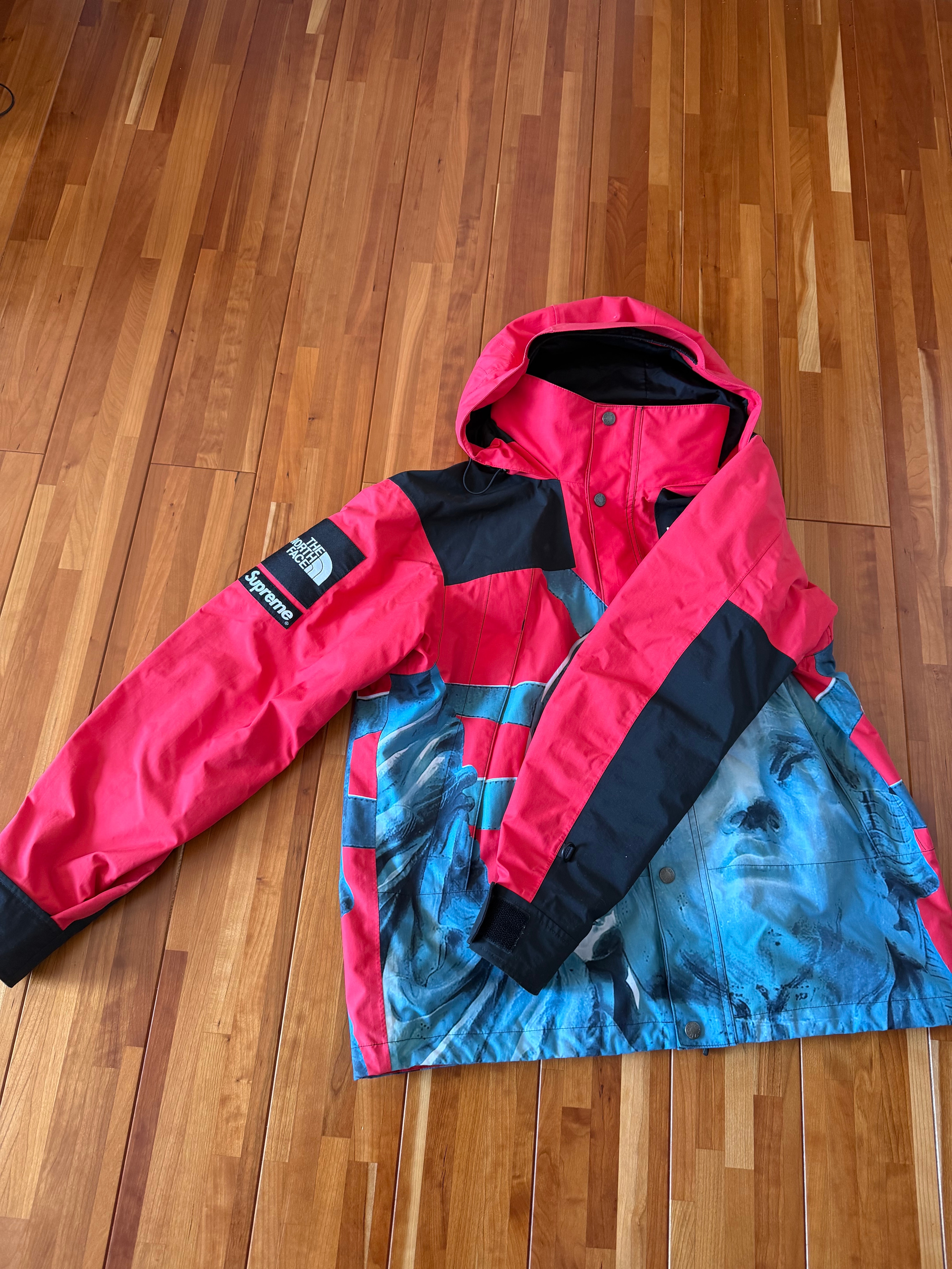 Supreme x The North Face Statue of Liberty Mountain Jacket "Red"