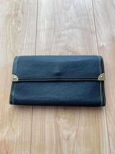 Louis Vuitton Suhali Porte Tresor International "Noir"