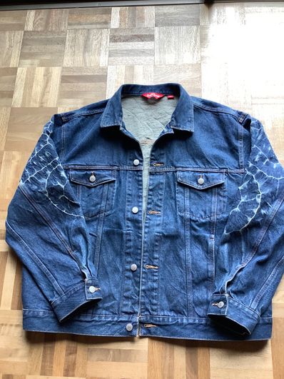 Supreme Shibori Denim Trucker Jacket "Rigid Indigo"