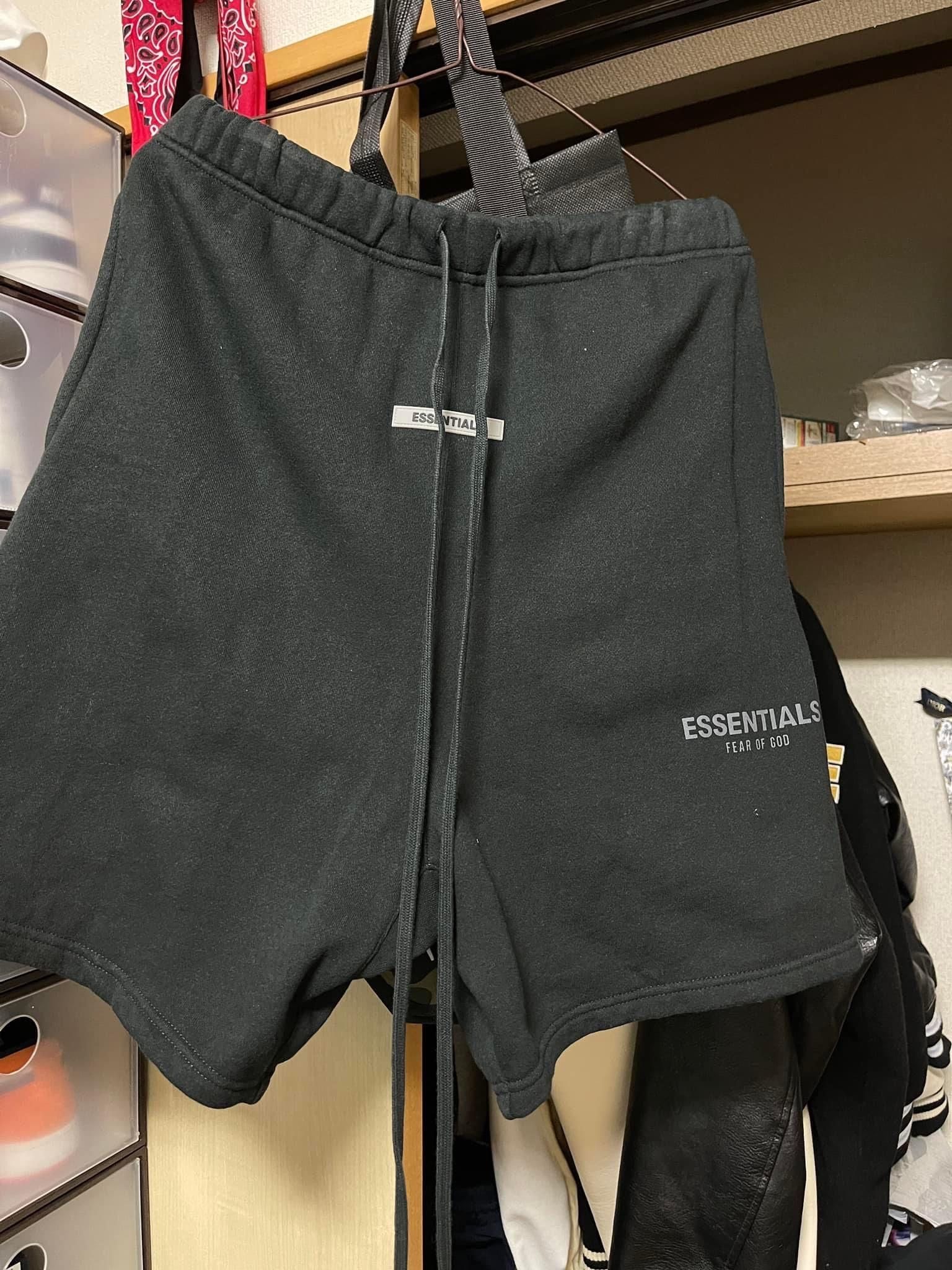 FEAR OF GOD ESSENTIALS Fleece Shorts "Black"