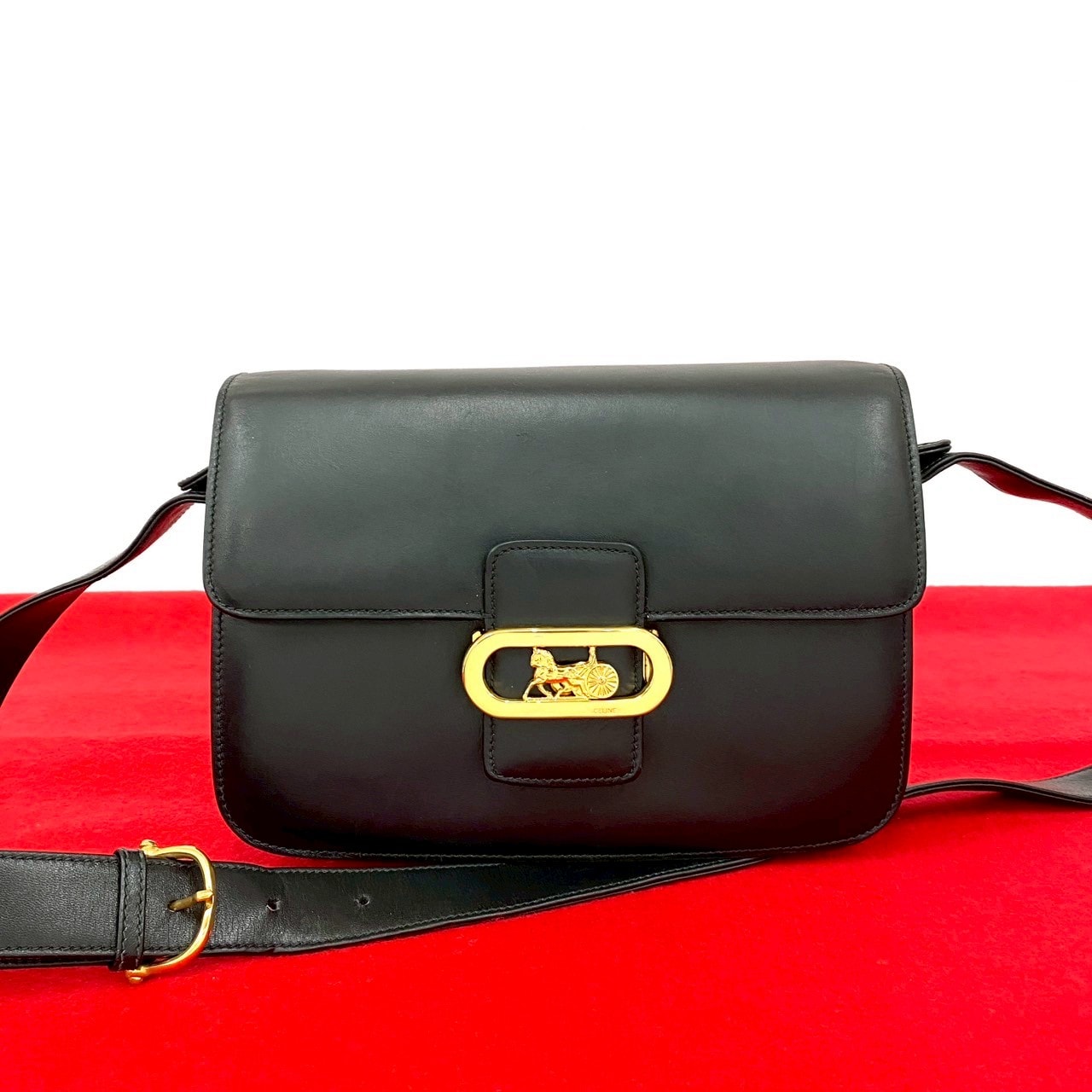 CELINE セリーヌ 馬車金具 レザー ショルダーバッグ ブラック
 35631