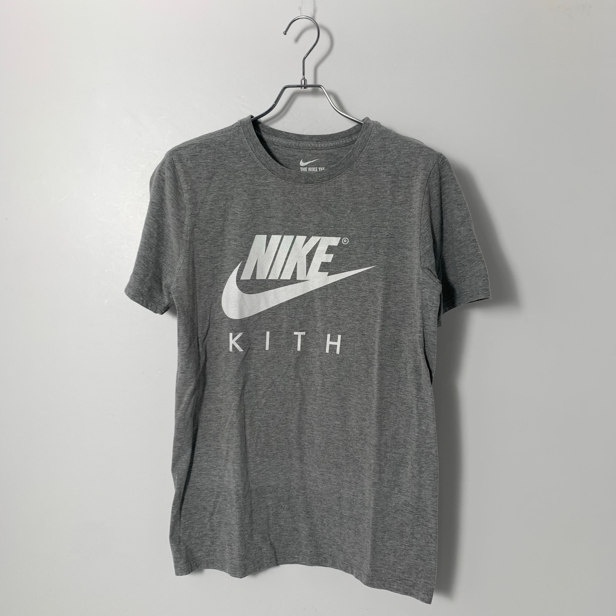 NIKE × KITH collaboration T-shirt Gray