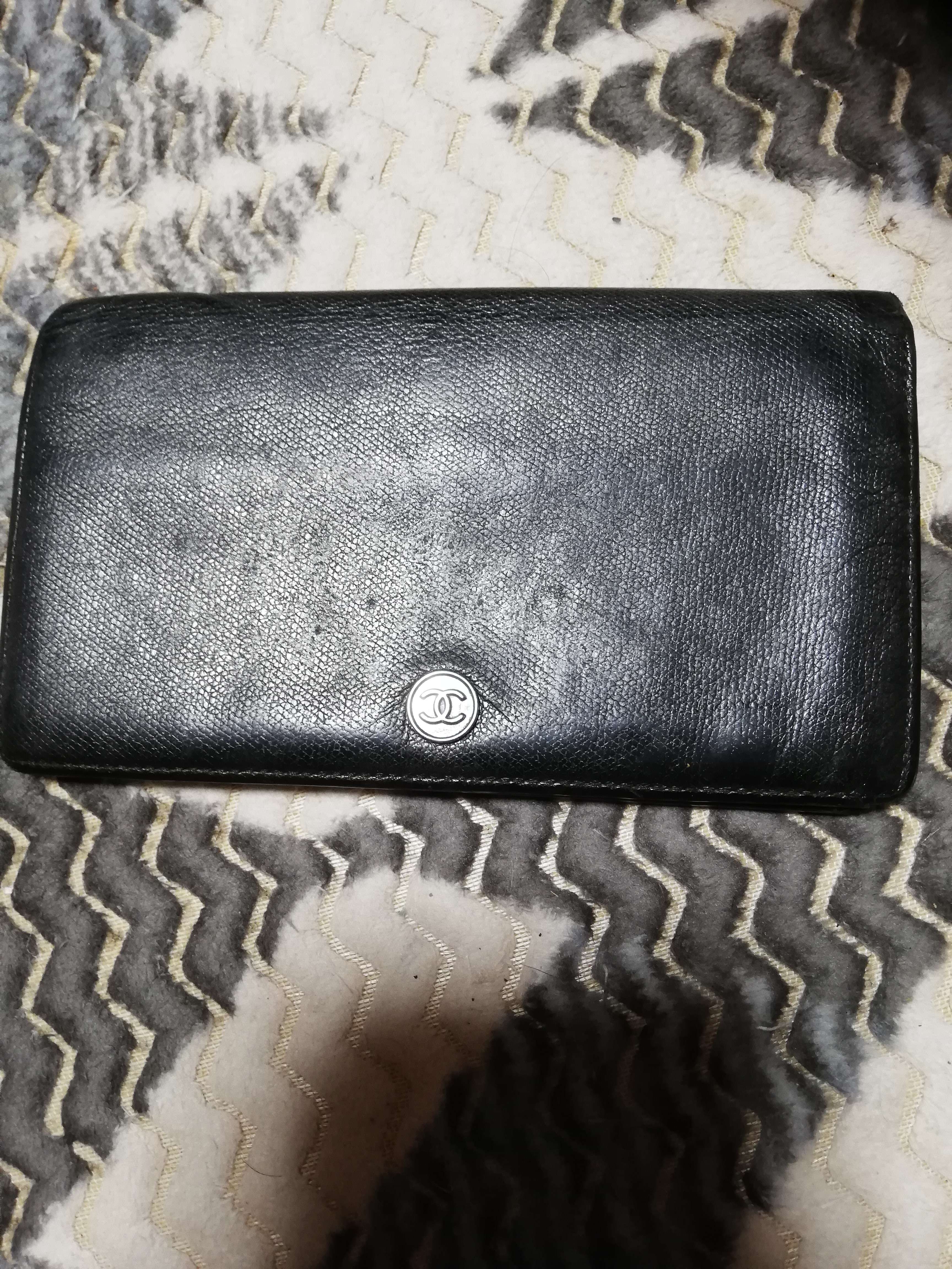 CHANEL Coco Button Wallet