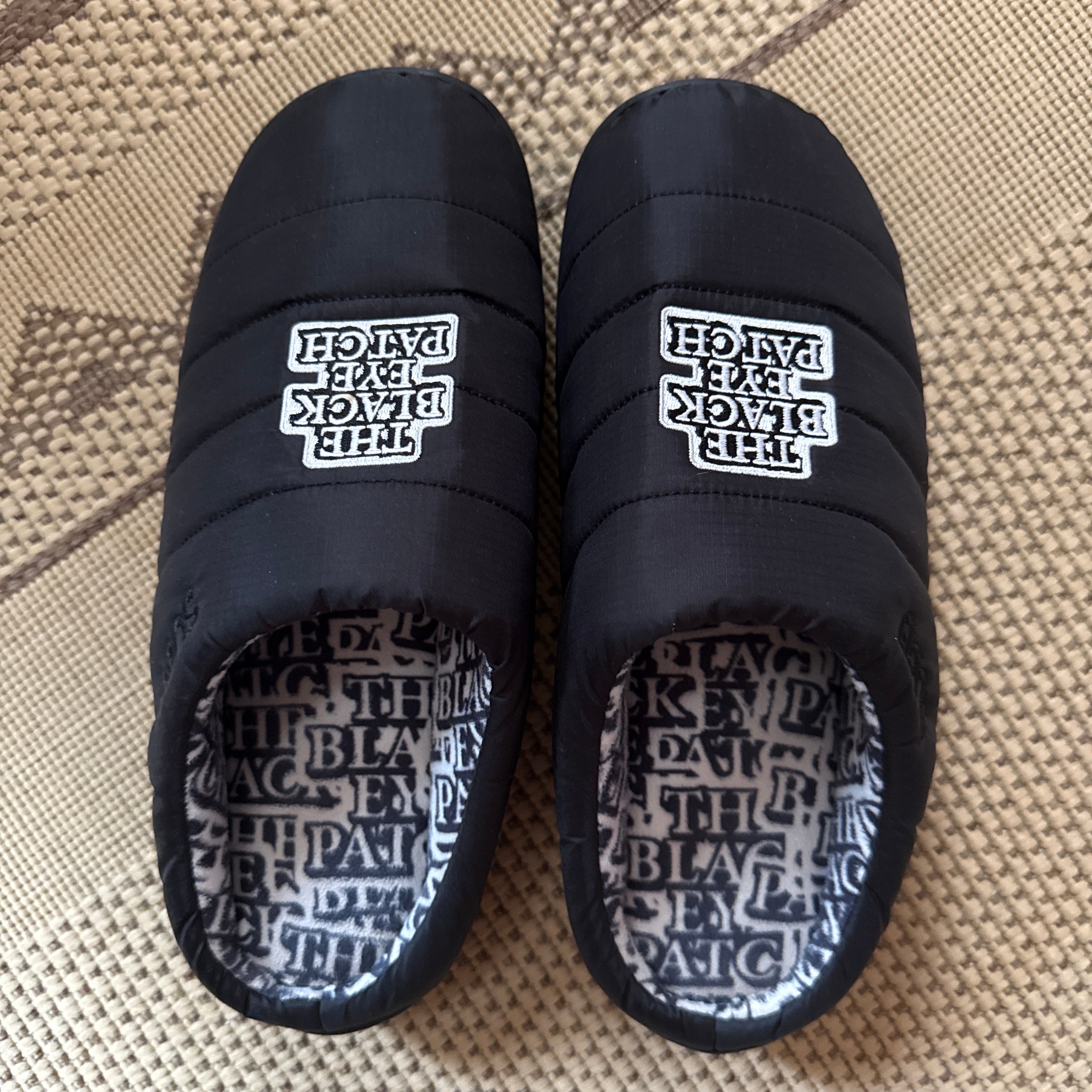 日本ファッション 通販 サイト BLACK EYE PATCH HWC PILLOW BLACK