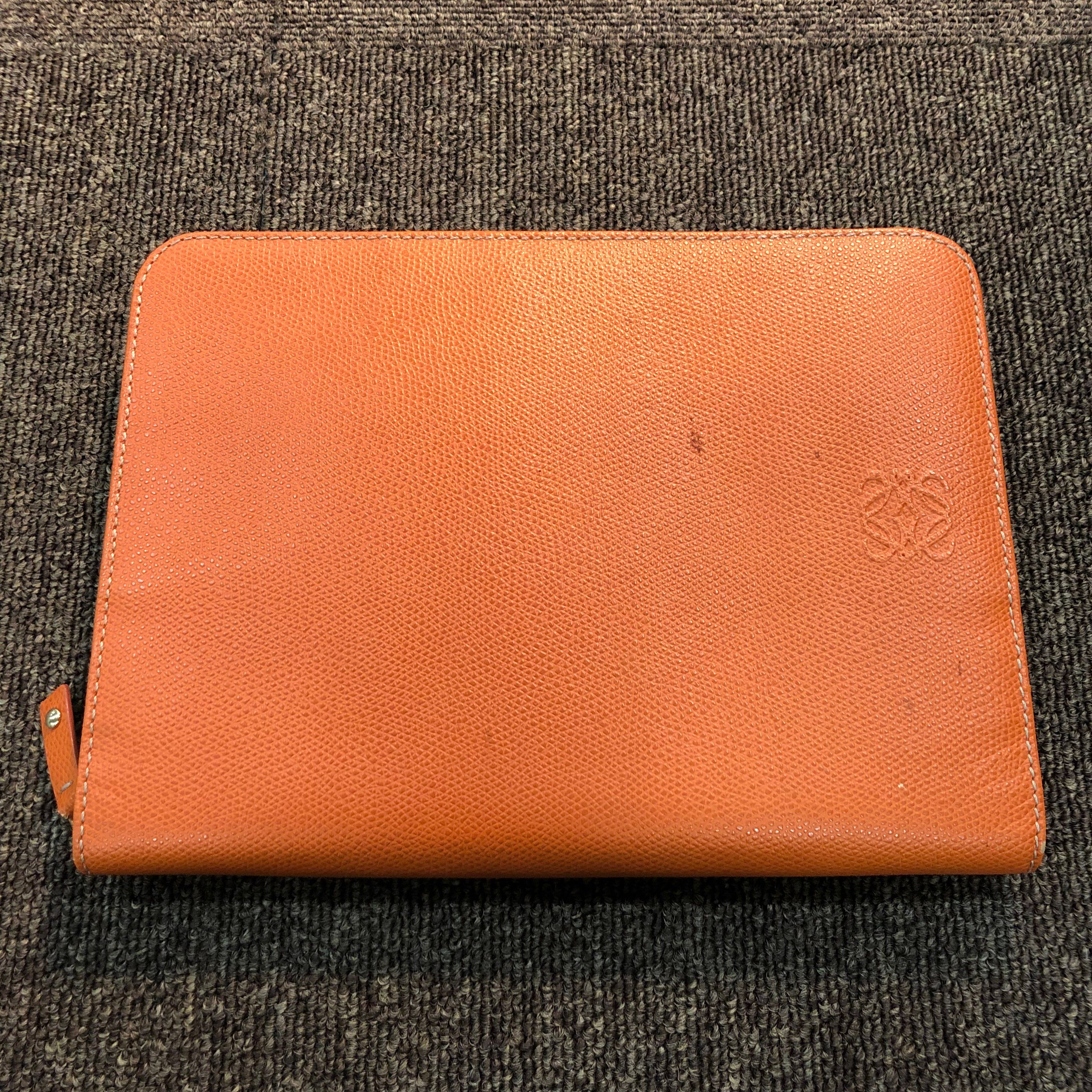 ロエベ レザー クラッチバッグ