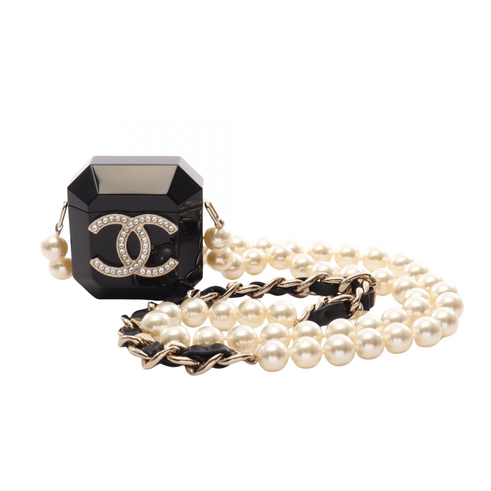 シャネル CHANEL B21A ココマーク airpodsケース ネックレス 携帯・スマホアクセサリー アクセサリー レザー プラスチック / フェイクパール レディース ブラック系 / ホワイト系 【中古】