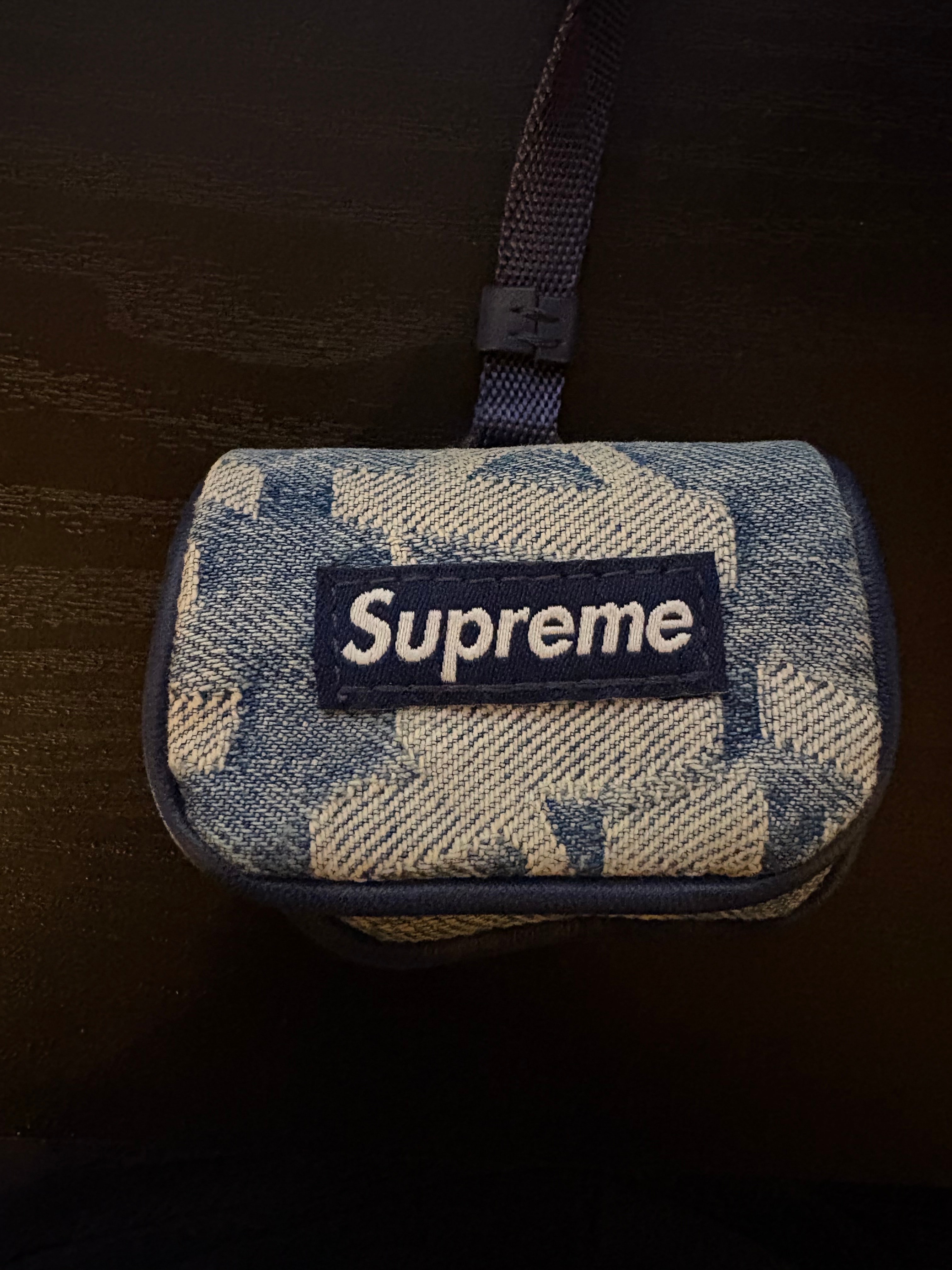 シュプリーム ファット ティップ ジャカード デニム エアーポッズ ケース "ブルー"