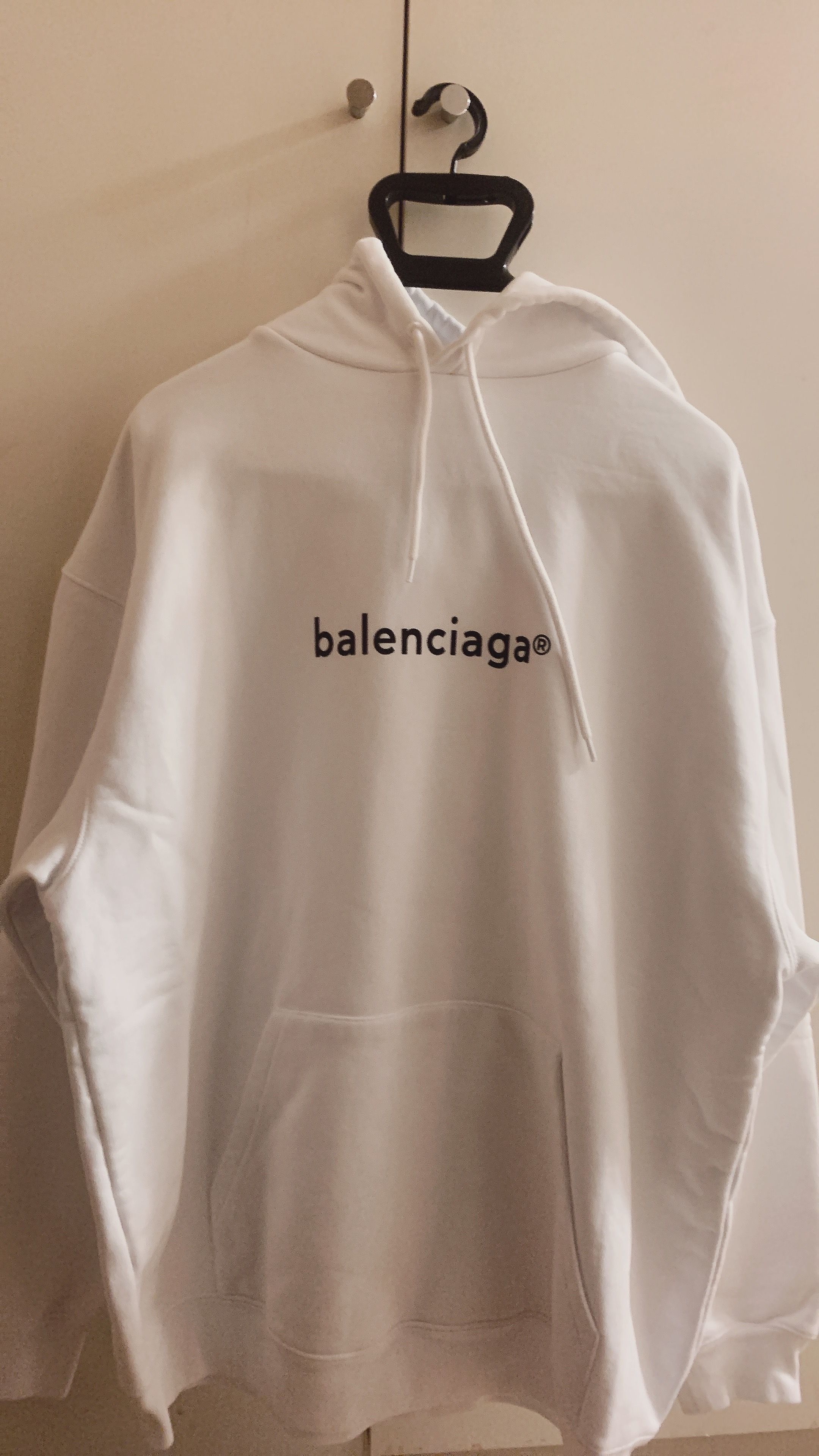 NEW COPYRIGHT MEDIUM FIT HOODIE