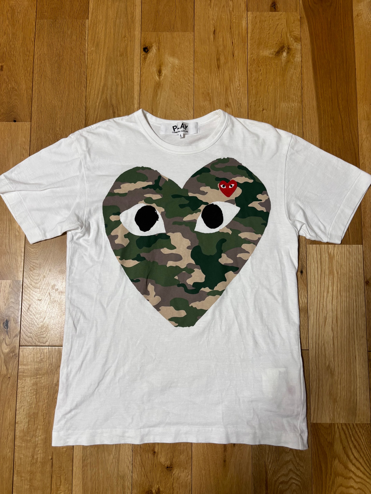 PLAY COMME des GARCONS AX-T242-051 "White"