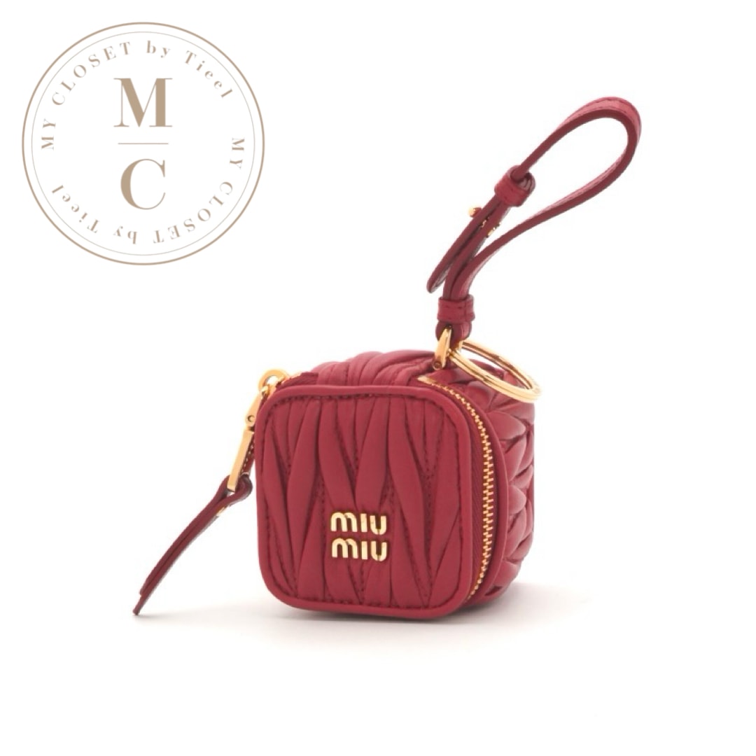 ミュウミュウ MIUMIU キーケース キーアクセサリー レザー レッド ロゴ バッグチャーム キーホルダー ミニポーチ