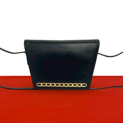 GUCCI グッチ GG ロゴ 金具 レザー ショルダーバッグ ブラック
36978