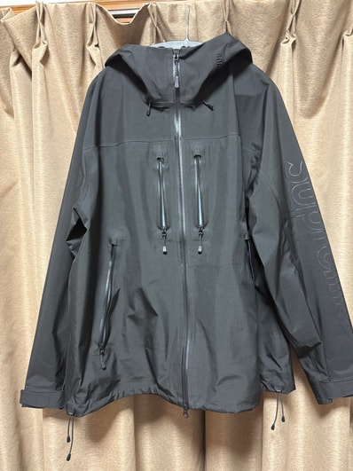 Supreme GORE-TEX Taped Seam Shell Jacket "Black"