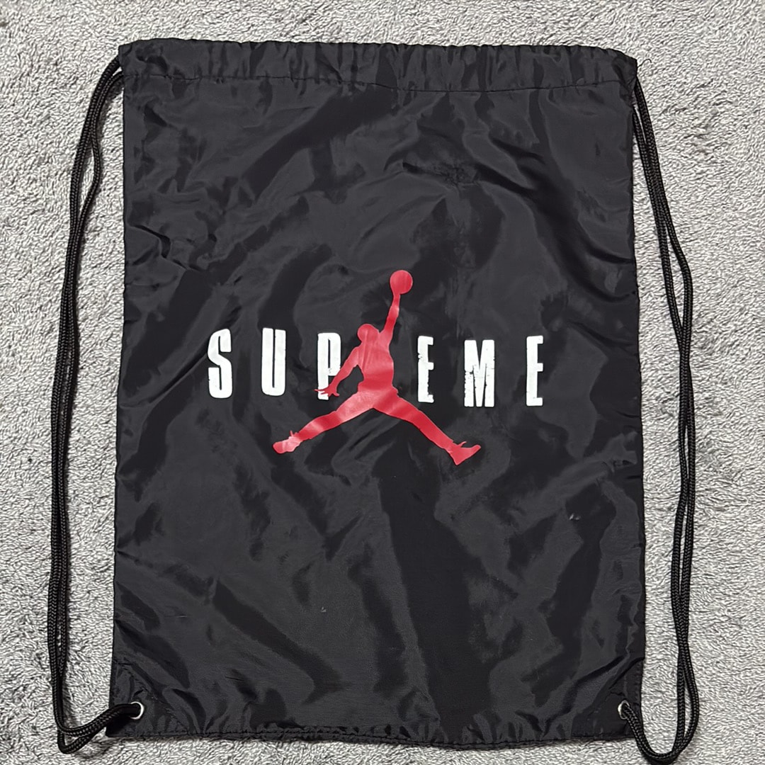 Supreme x Jordan Drawstring Bag "Black"