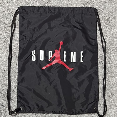 Supreme x Jordan Drawstring Bag "Black"