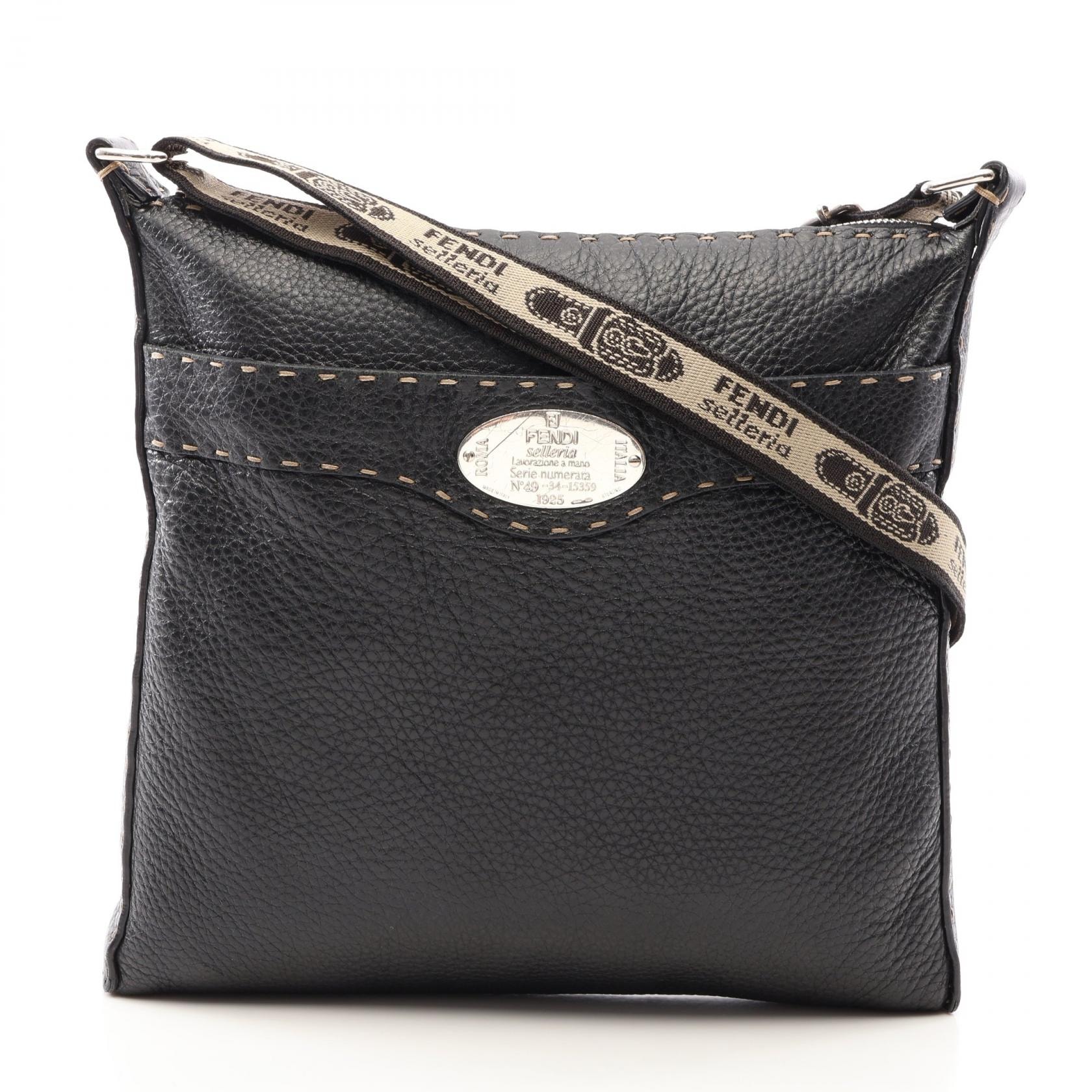 フェンディ FENDI セレリア ショルダーバッグ バッグ レザー レディース ブラック系 【中古】