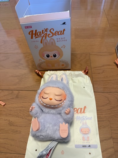 POP MART THE MONSTERS (LABUBU) Have a Seat Plush Series ZIZI