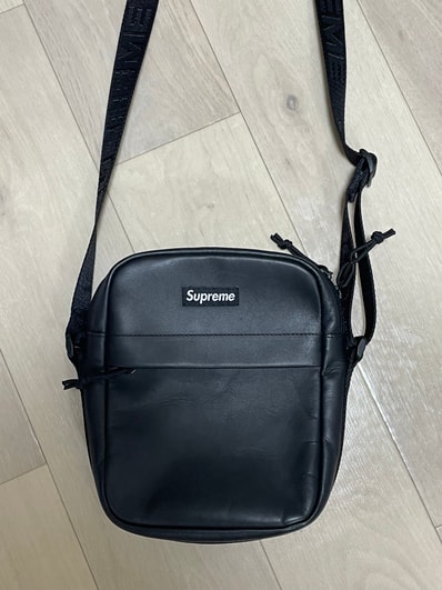 Supreme Leather Shoulder Bag Supreme Leather Shoulder Bag