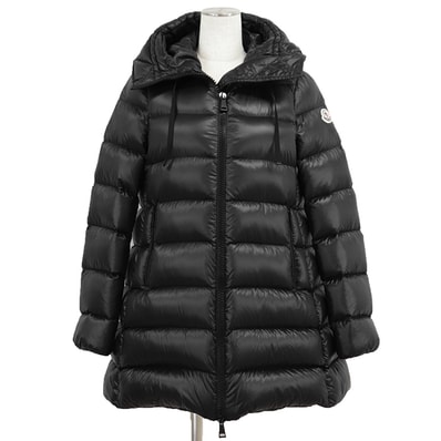 【極美品】MONCLER モンクレール ライトダウンジャケット SUYEN サイズ 0 レディース 2023年製 Doudoune legere ロゴ ワッペン フーデッド ジップアップ ナイロン100% 軽量 アウター ブラック 黒 ルーマニア製