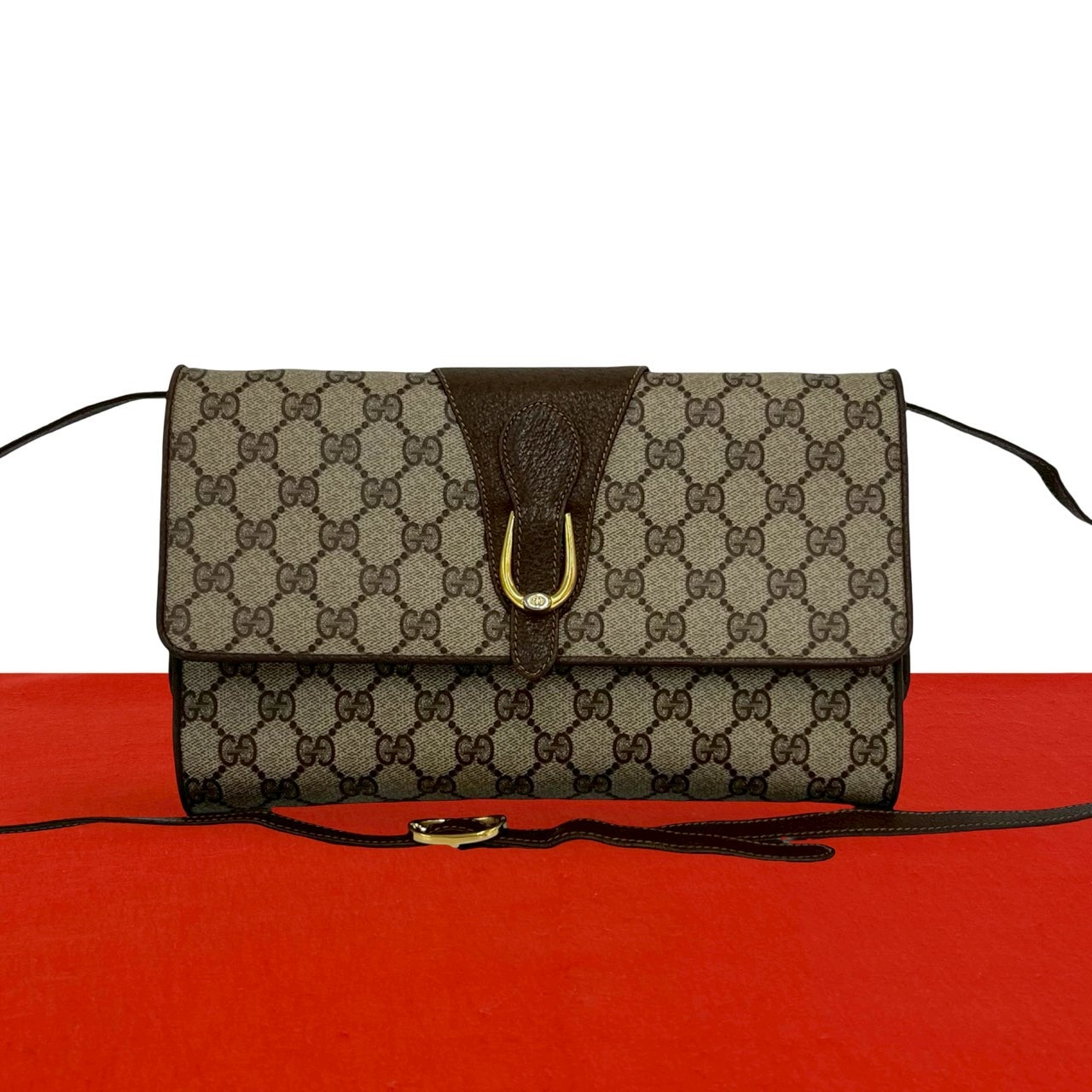 B (目立った傷や汚れなし)】GUCCI グッチ GG ロゴ 金具 レザー PVC