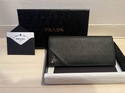 PRADA 長財布