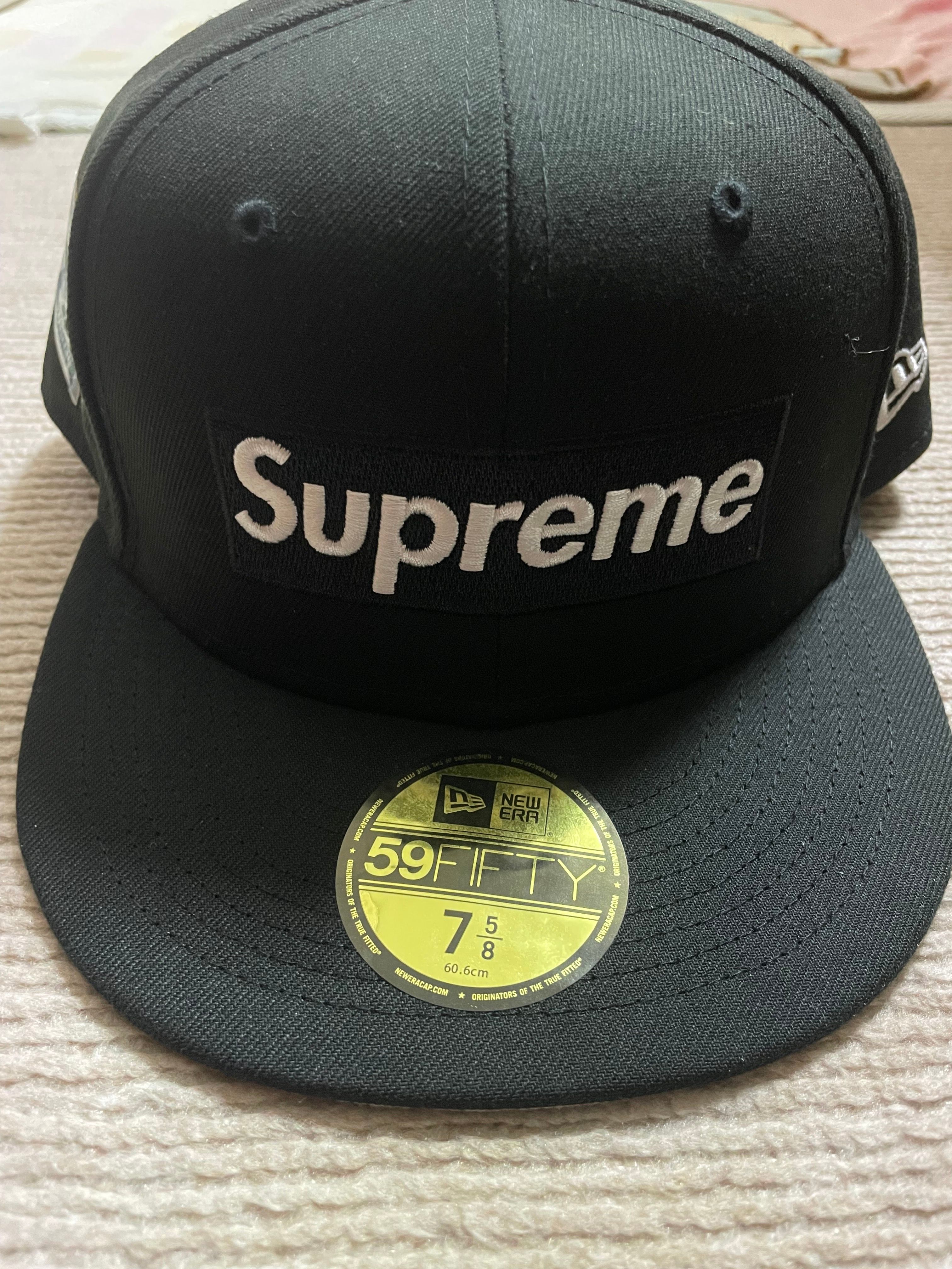 Supreme Money Box Logo New Era "Black"
