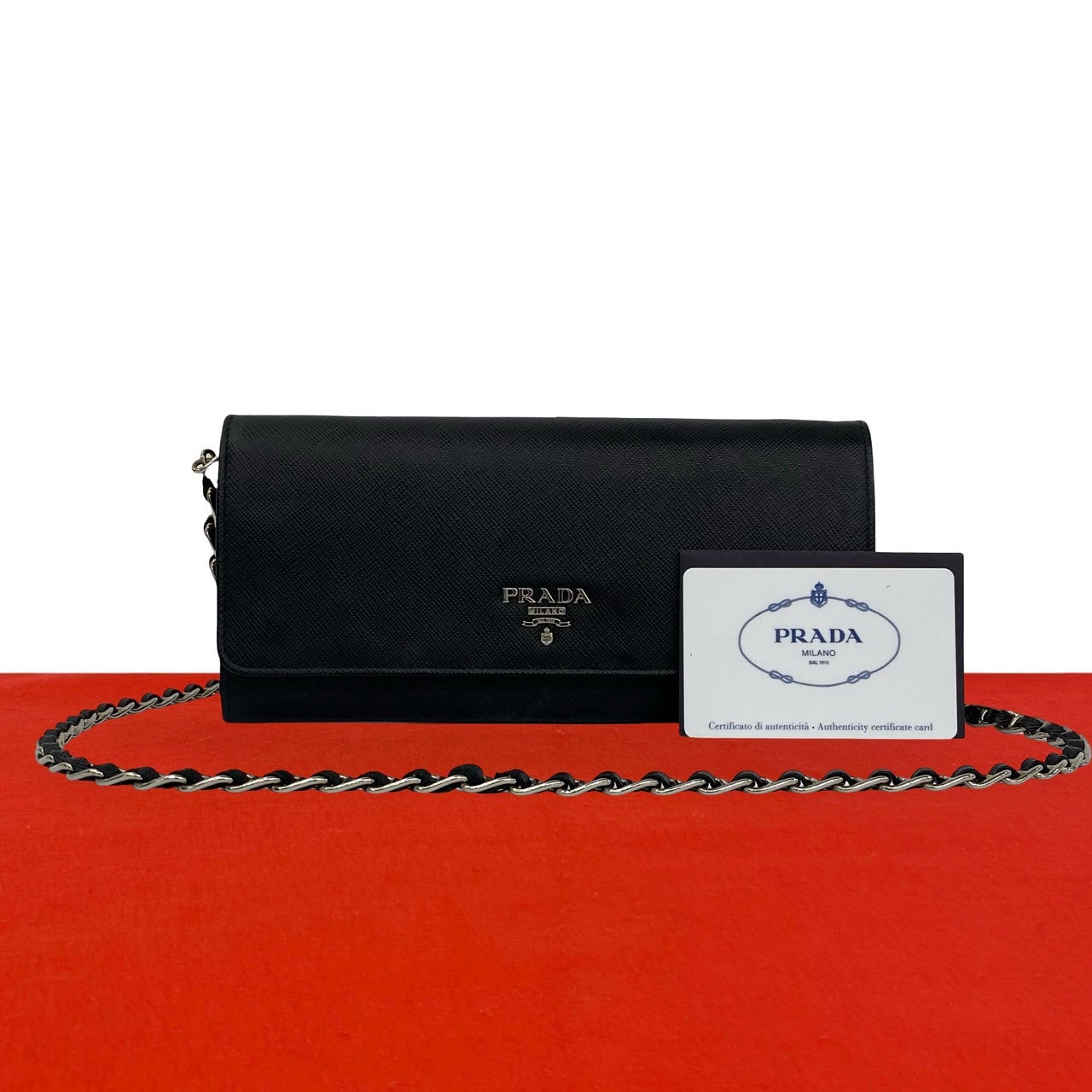 PRADA プラダ ロゴ 金具 レザー ショルダーバッグ ブラック
 17518