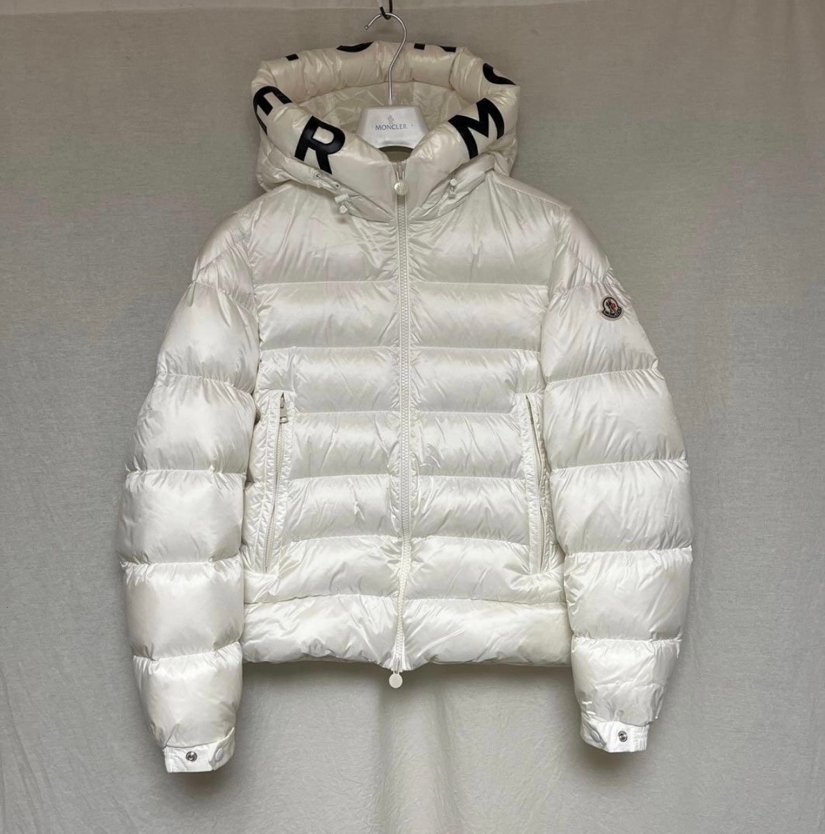 MONCLER Salzman Short Down Jacket "Off White"