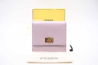 極美品 FENDI フェンディ ピーカブー レザー セレリア コンパクトウォレット 8M0438 二つ折り財布 ピンク レザー レディース
