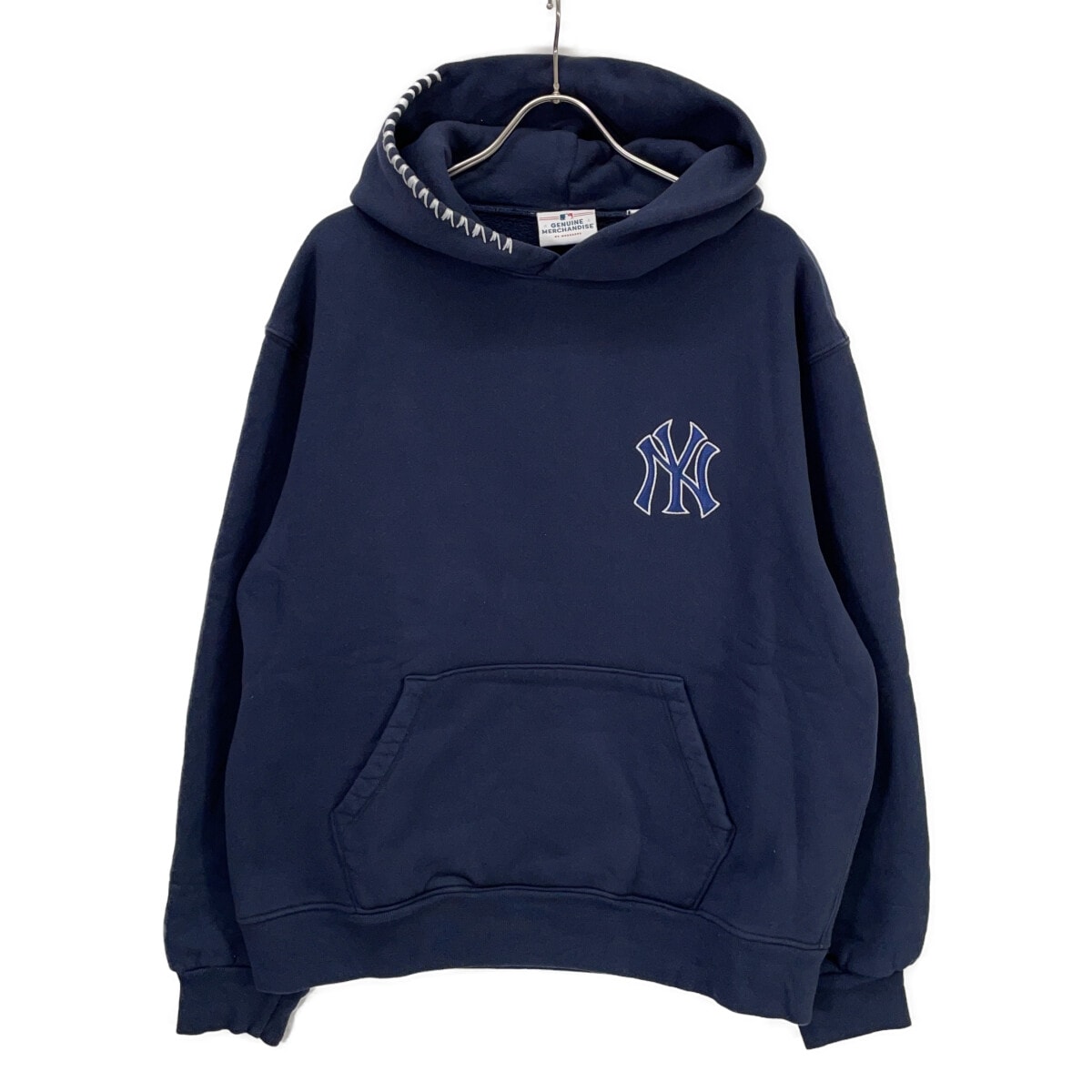 マッドハッピー ×New York Yankees ネイビー UK0116047 アーチロゴ フーディ M