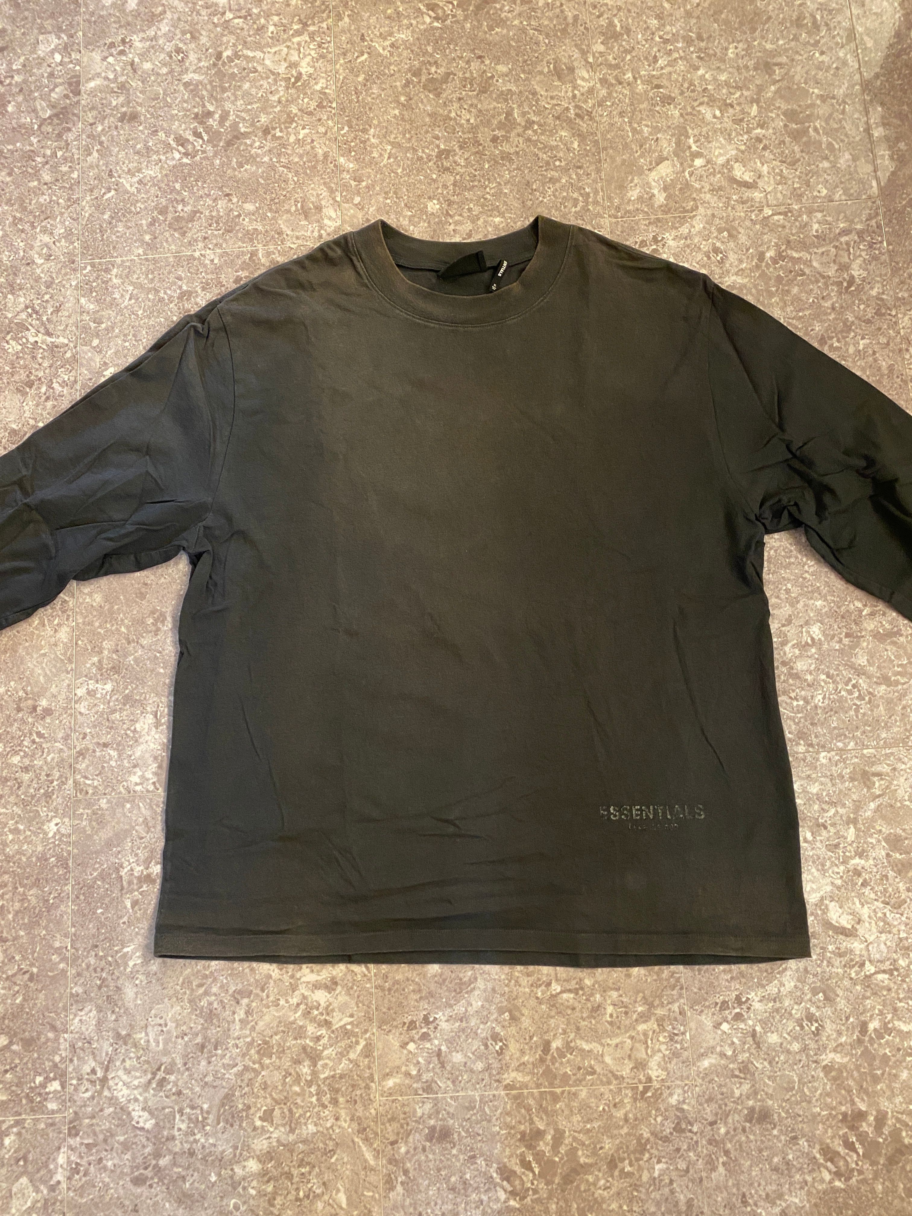 FEAR OF GOD ESSENTIALS Logo Boxy Long Sleeve T-Shirt "Black"