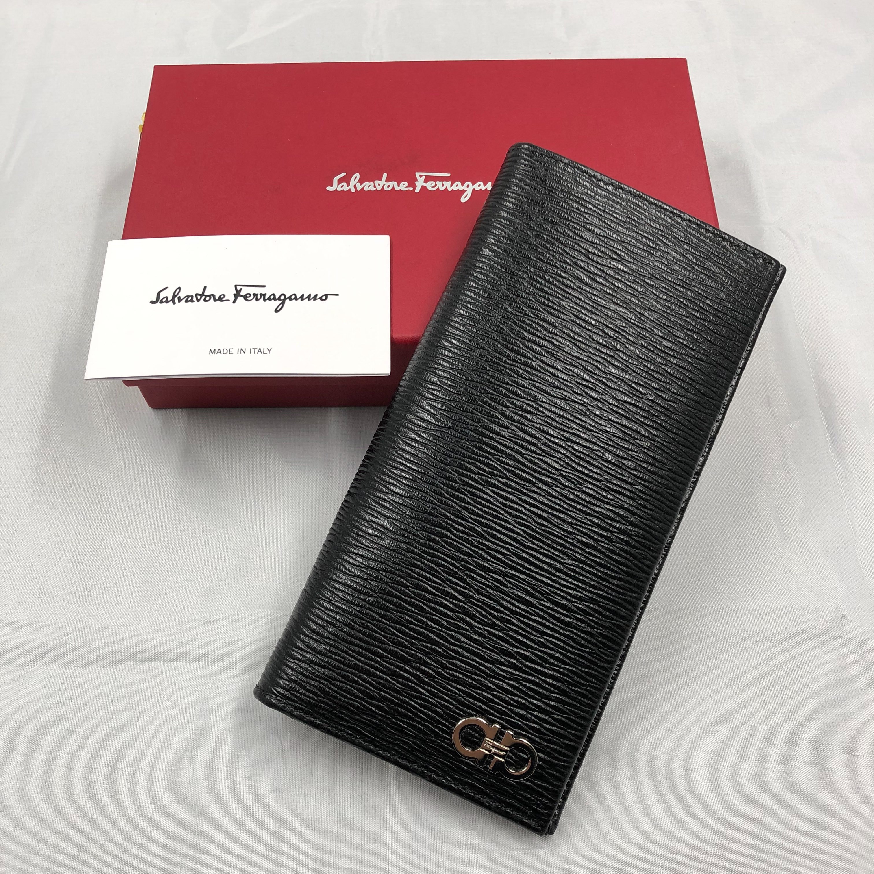 Salvatore Ferragamo Gancio Leather Wallet "Black"