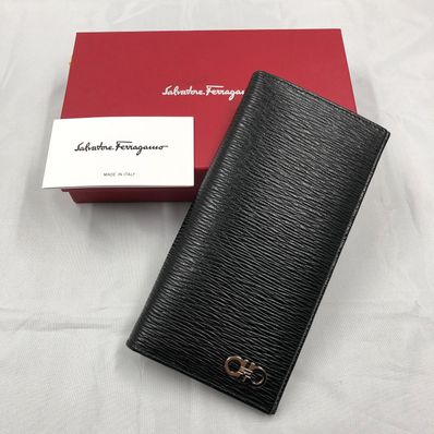 Salvatore Ferragamo Gancio Leather Wallet "Black"