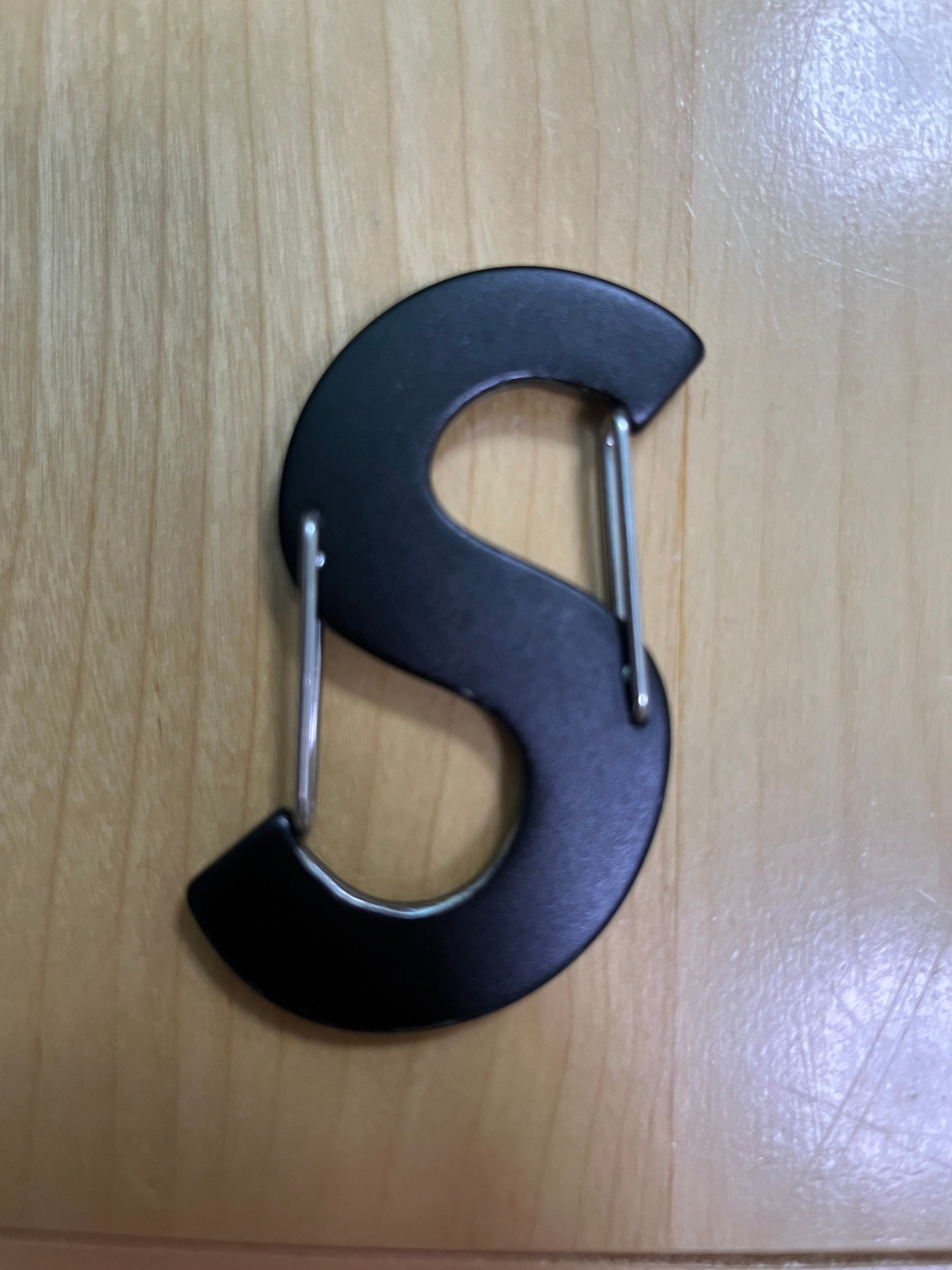 Supreme / Nite Ize S Logo Keychain 