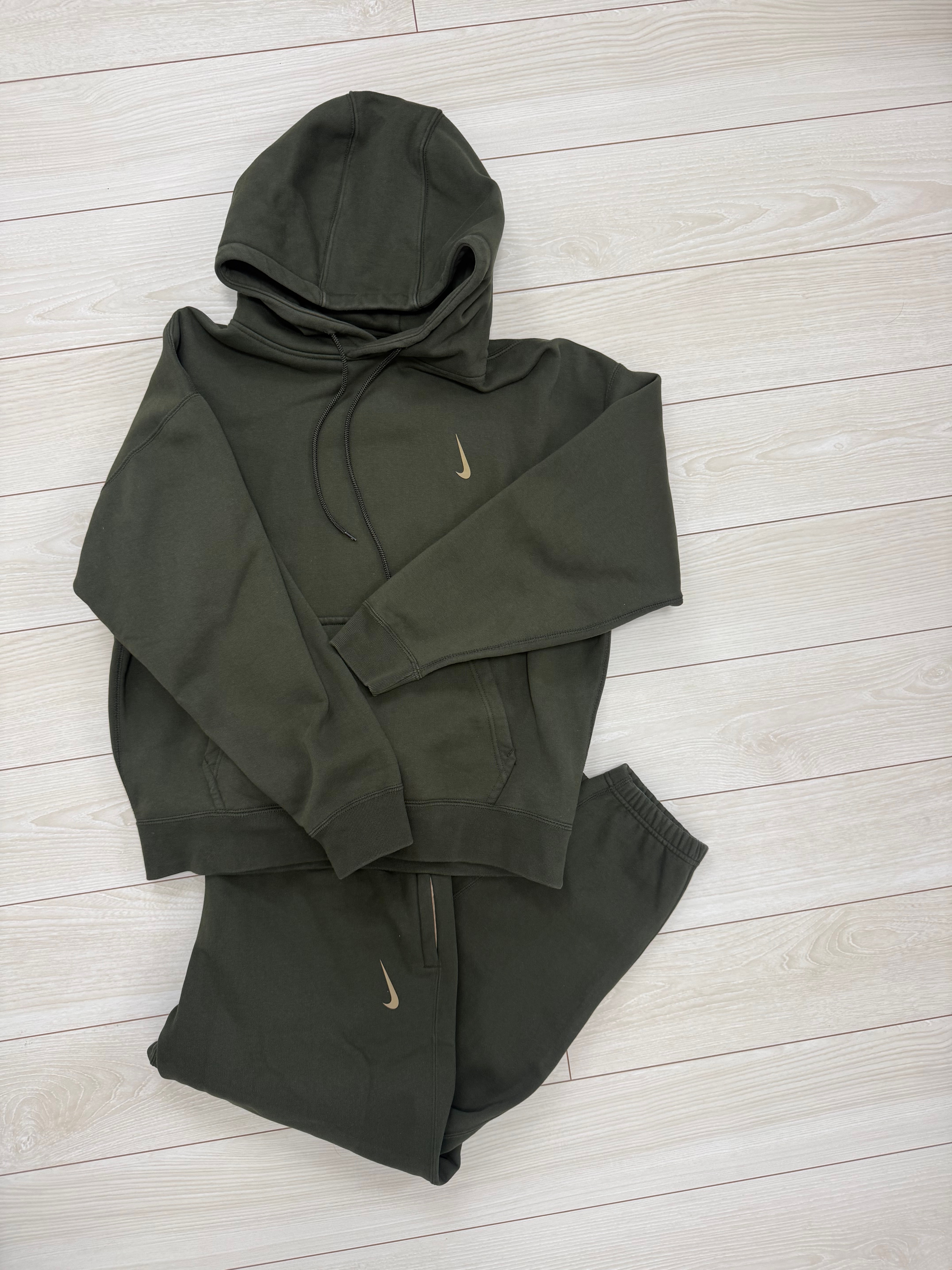 ナイキ×ビリーアイリッシュ セットアップ