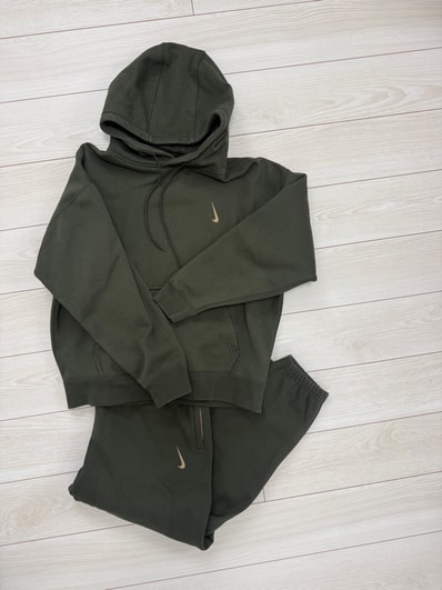 ナイキ×ビリーアイリッシュ セットアップ