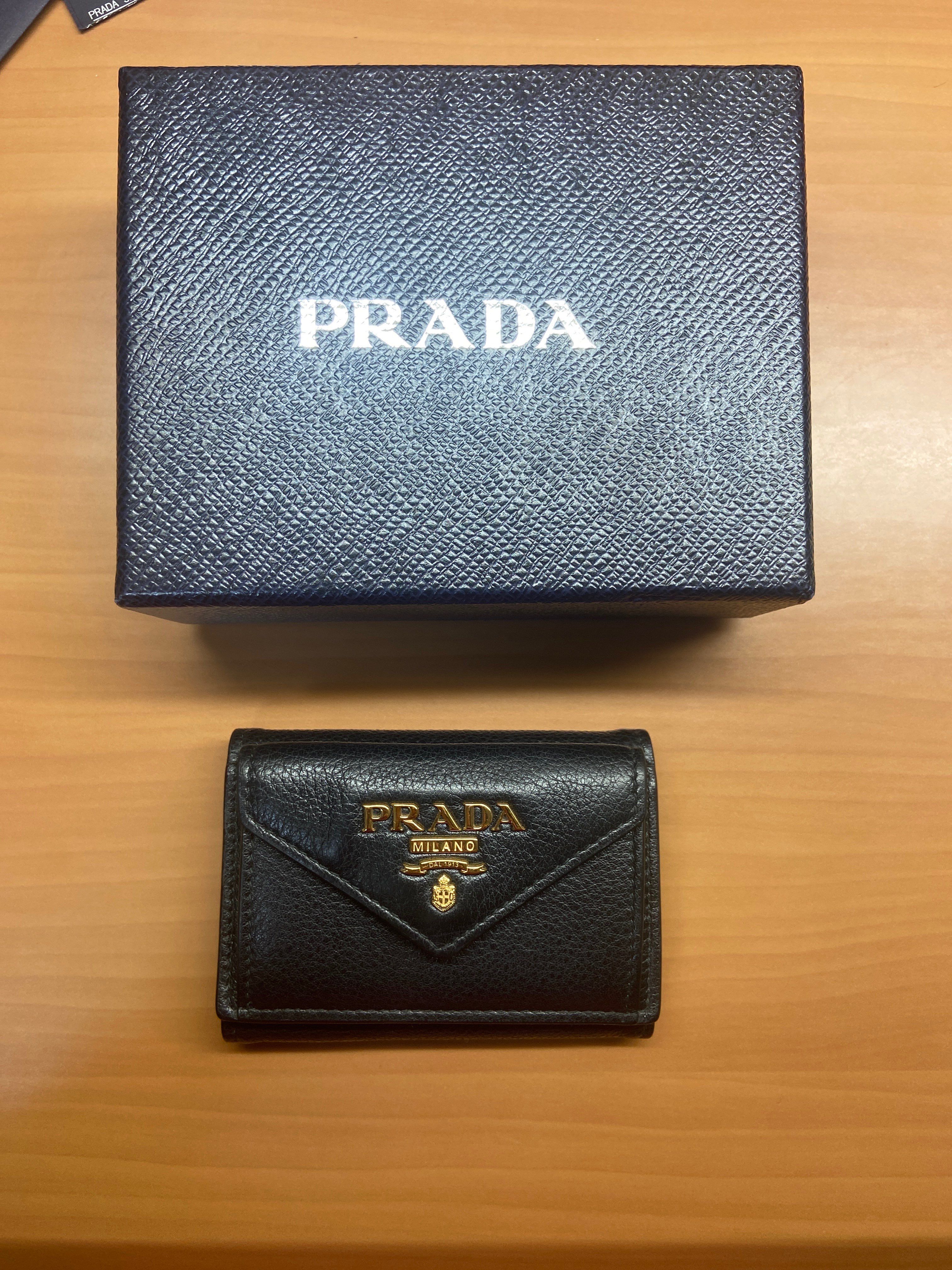 PRADA Vitello Grain Wallet "Black"