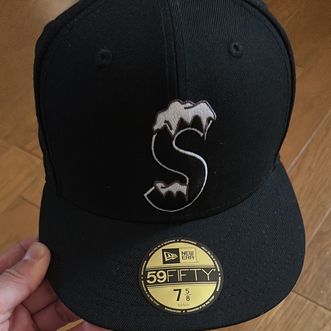 Supreme S Logo New Era® "Black" (20FW)