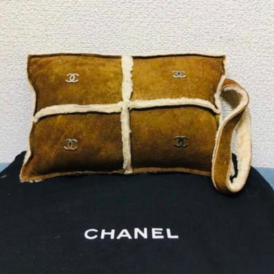 CHANEL ムートンバック ポーチ レア 新品未使用(^^)