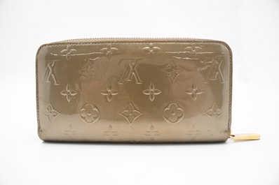 ルイヴィトン モノグラムヴェルニ ジッピーウォレット M68642
