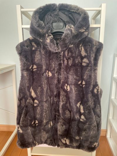 Supreme Faux Fur Hooded Vest "Black"